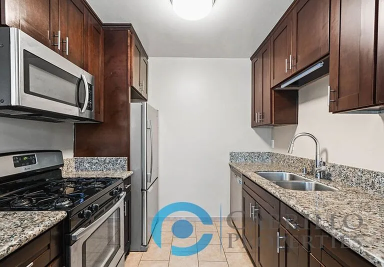 3112 30th St #12 — Photo 17