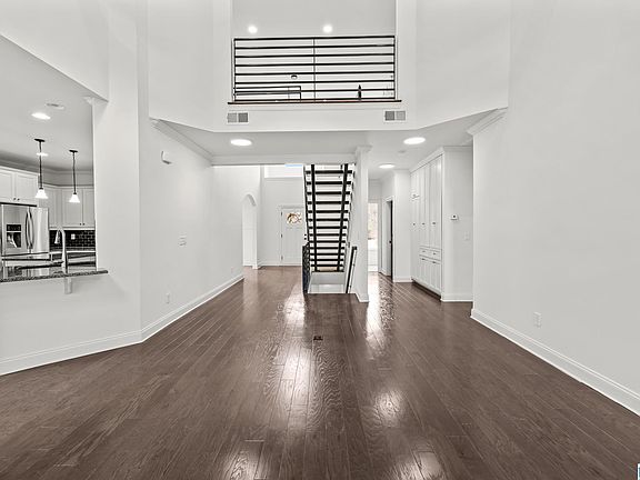 5th image of 6417 Deerfoot Crossing Dr