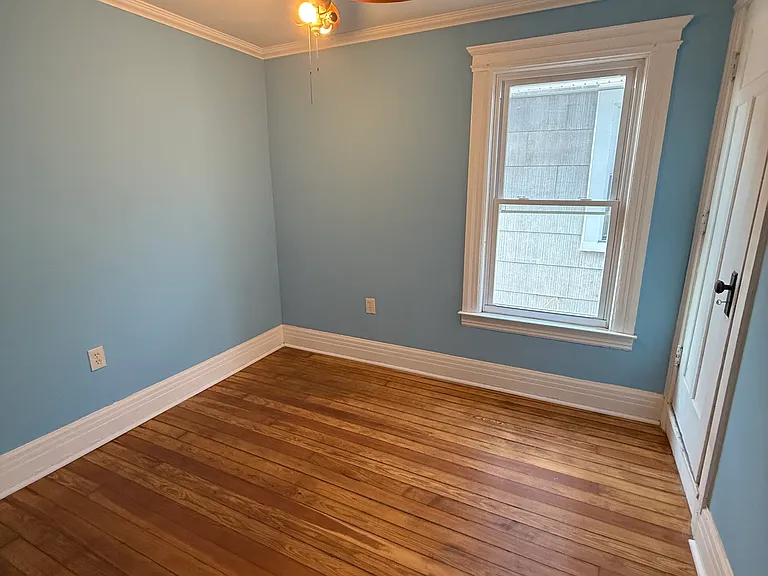 713 Clairmount Ave — Photo 11