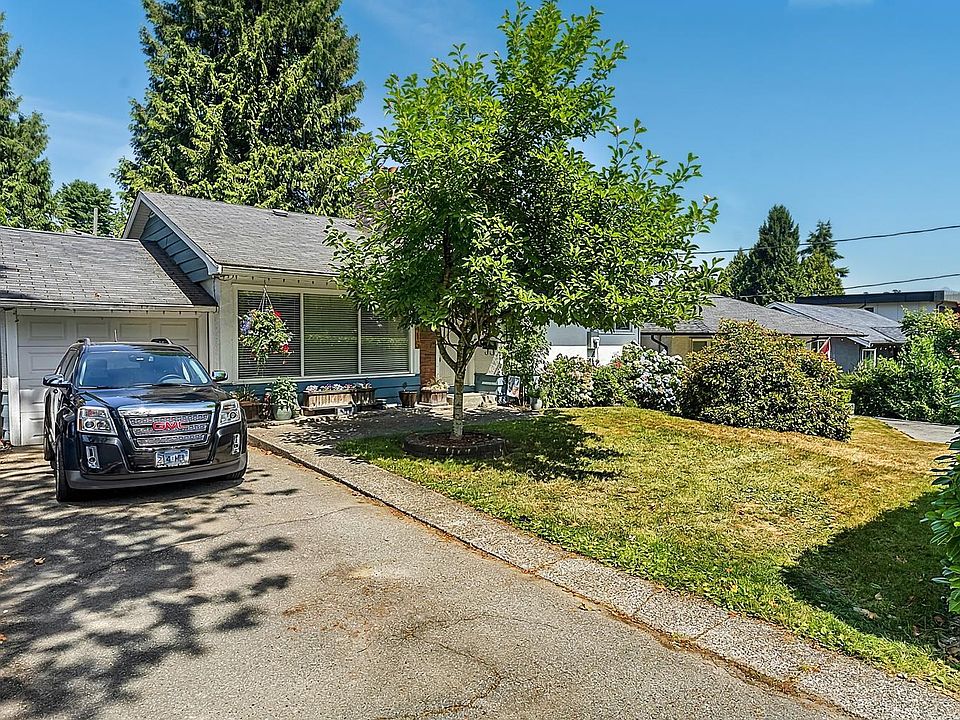 1st image of 415 8th Ave E