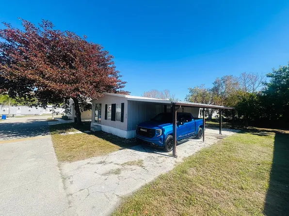 420 Mongoose Ln, North Fort Myers, FL 33917