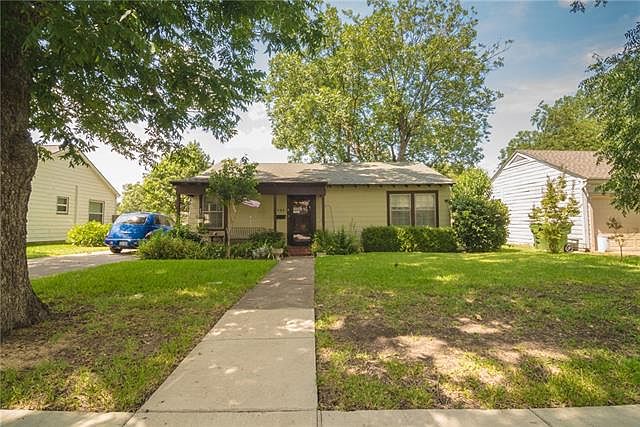 1st image of 403 W Ave E