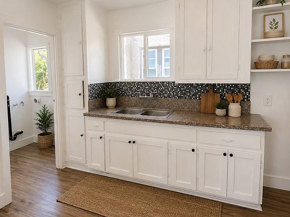 3rd image of 534 Harps St #2