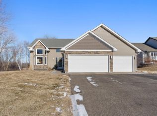 9550 Kirkwood Way N, Maple Grove, MN 55369
