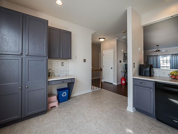 4th image of 229 Buchanan Ct