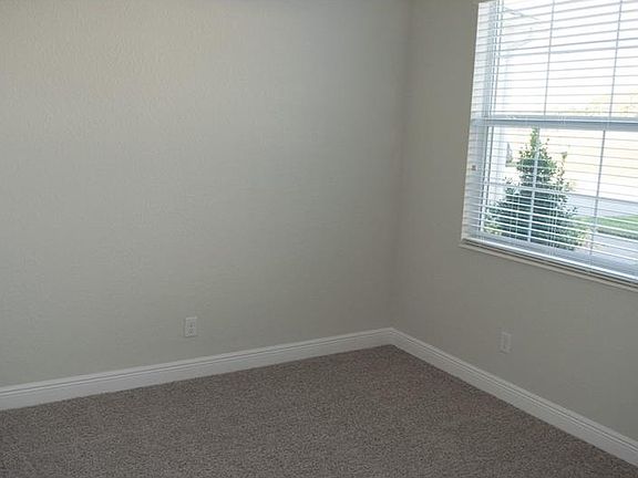 5th image of 1063 Green Gate Blvd