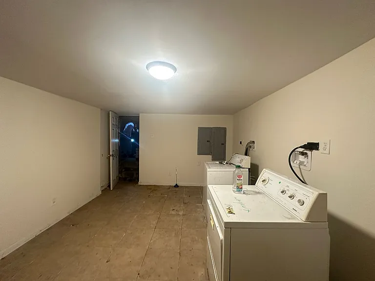 5446 Walnut St — Photo 2