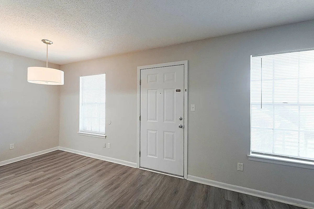 303_5219_Web_Final - Heron Lakes Apartments