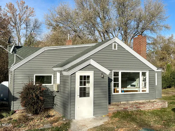 709 1st Ave S, Clear Lake, SD 57226