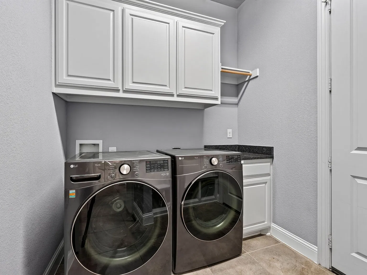 4 bed, 3.5 bath, 3159 sqft, $3,799 — Photo 3