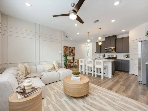 965 Mansfield St, Houston, TX 77091