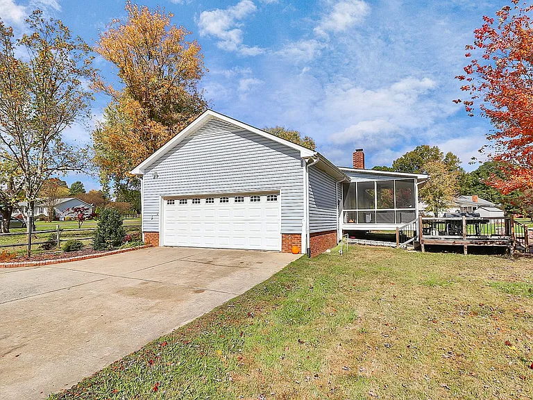 4227 Deerfield Dr — Photo 31
