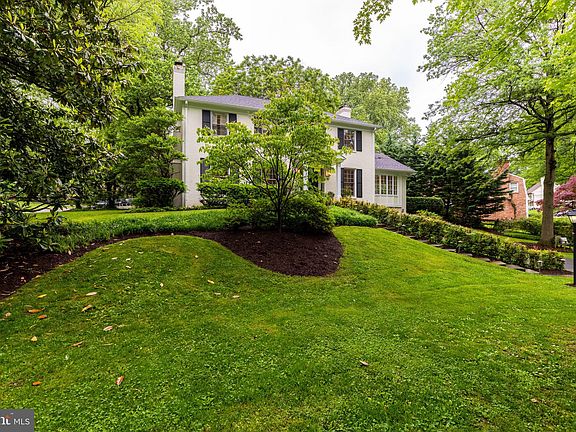 3rd image of 9908 Hillridge Dr