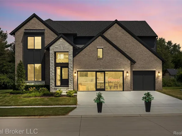 35683 Kilkenny Dr, New Baltimore, MI 48047