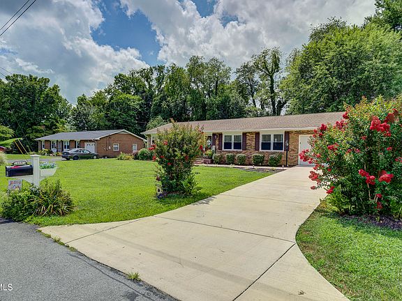 2nd image of 115 Lancelot Dr