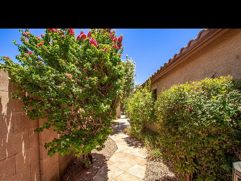 7432 W Aurora Dr — Photo 35