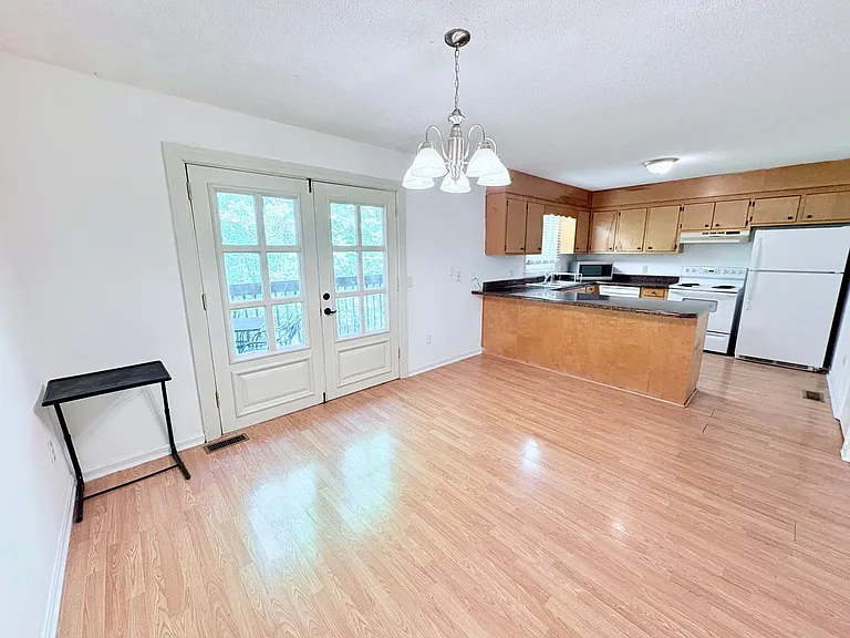 600 Anderson Hwy #611 — Photo 6