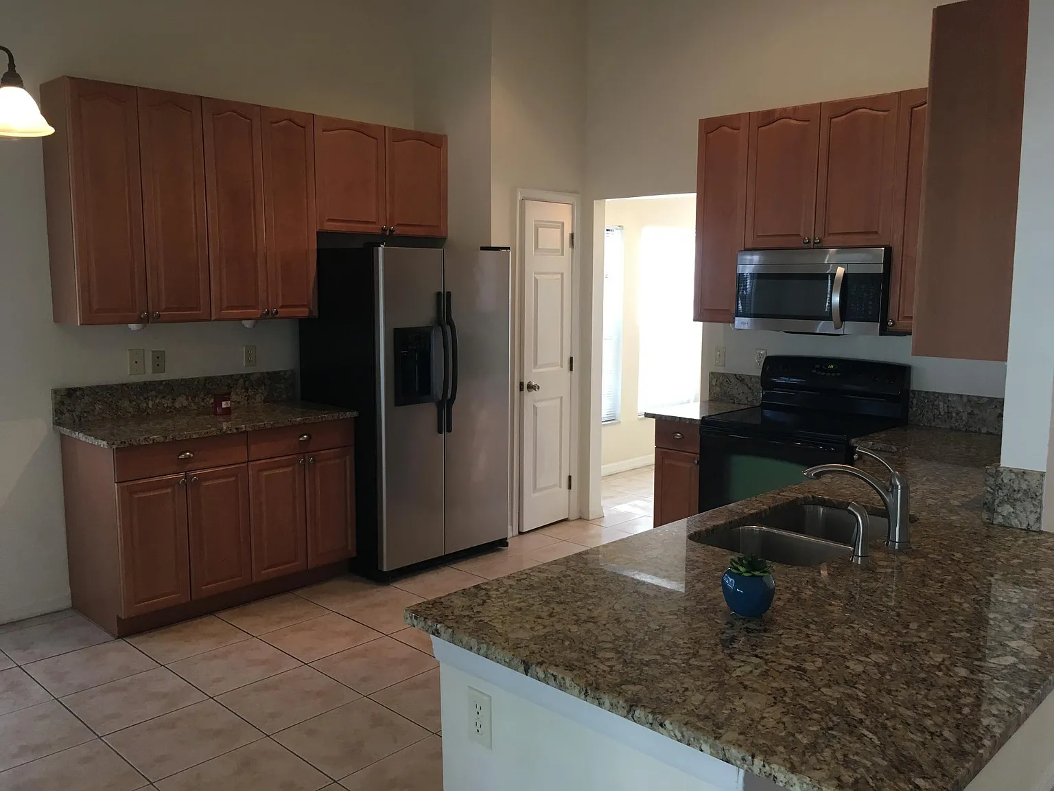 3 bed, 1659 sqft, $2,600 — Photo 4