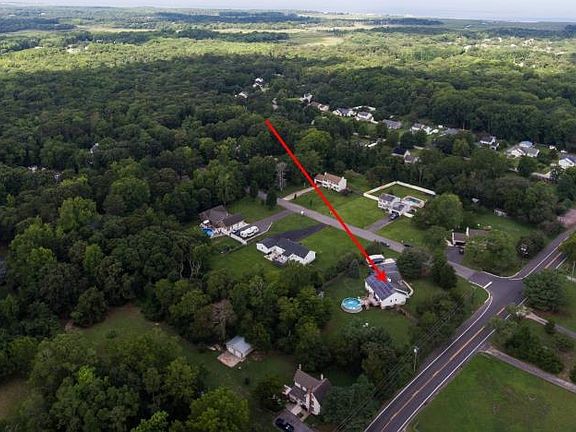 3rd image of 1 New River Rd