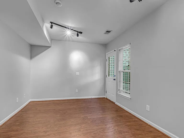 753 Huffine Manor Cir — Photo 18
