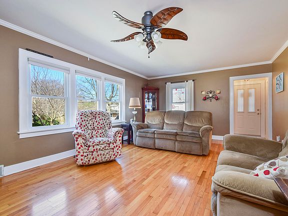 5th image of 524 Oakes Ave