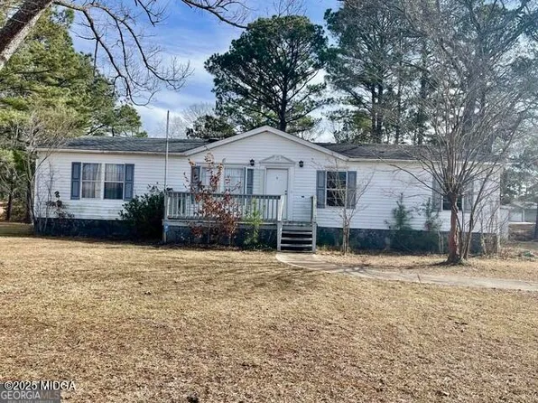 201 Royal Arbor Ct, Byron, GA 31008