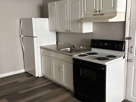 3rd image of 2041 E Westmoreland St Floor 1