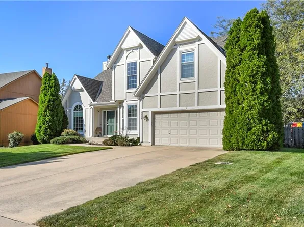 5938 W 152nd Ter, Overland Park, KS 66223