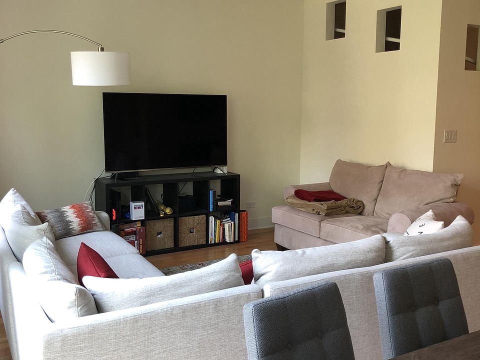 Living room/dining room