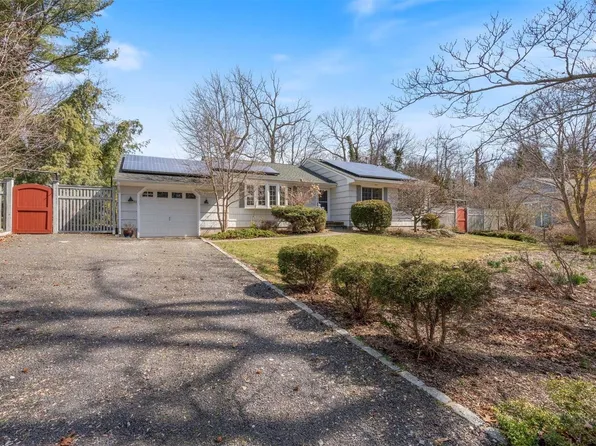 55 Highland Down, Shoreham, NY 11786