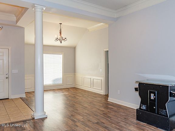 5th image of 364 Kings Ridge Cir