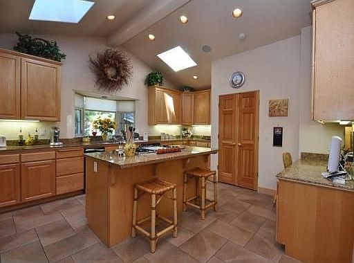 4th image of 919 Southwood Blvd