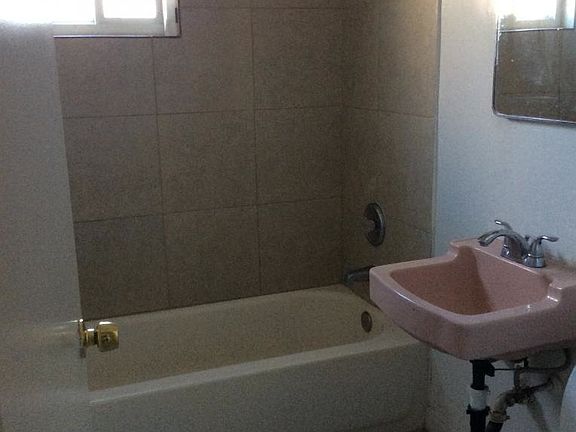 5th image of 1908 Rexford Dr APT 1