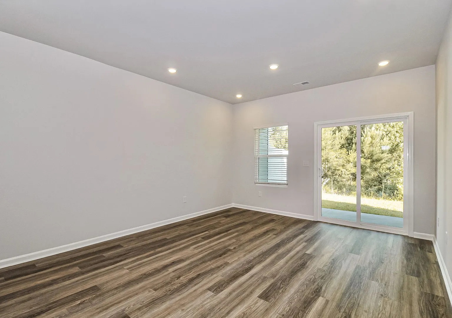$750 Off 1st Month Rent! Brand New Townhouse Minutes from Ocean Isle Beach, Rent $1850! — Photo 4