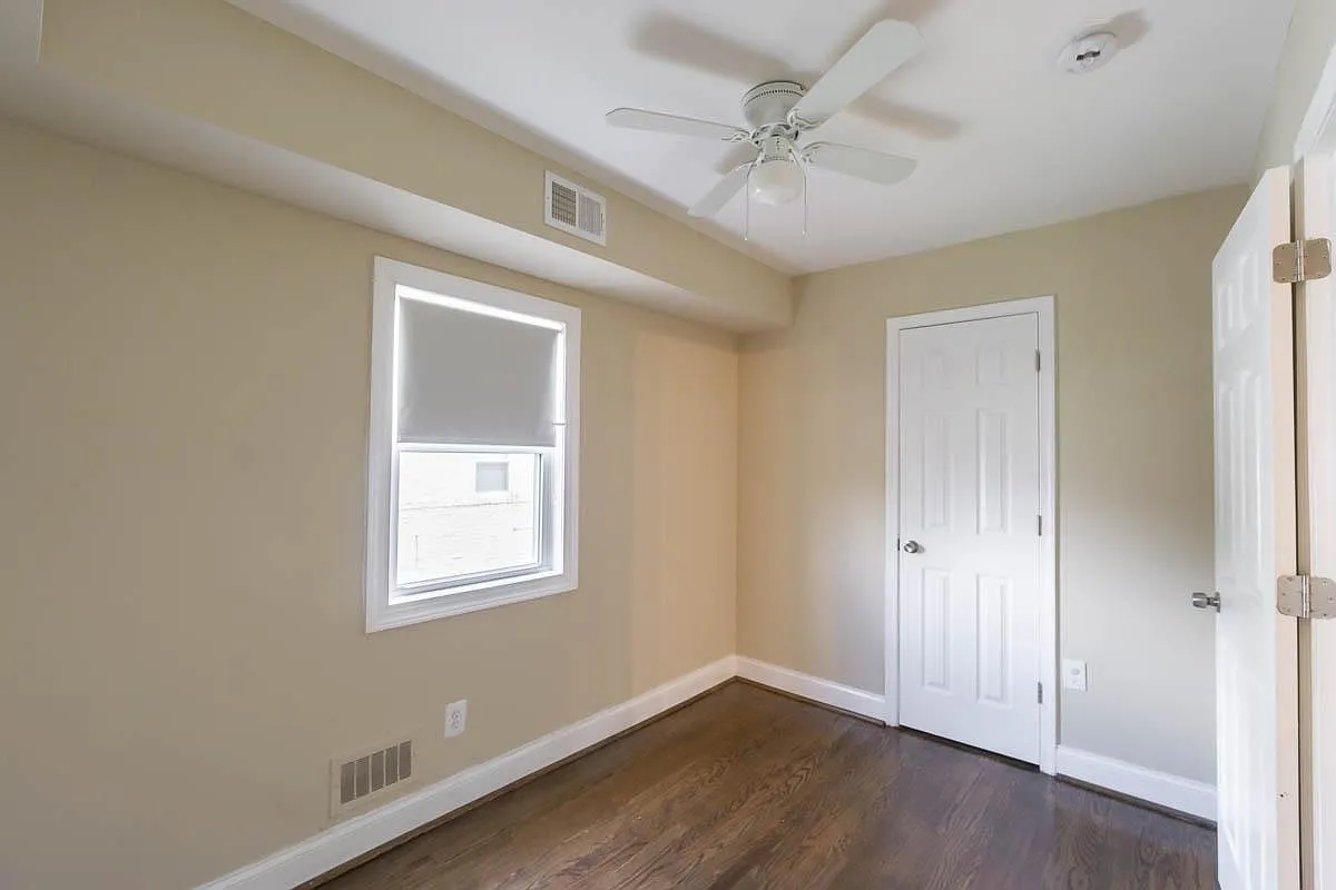 4 bed, 2.5 bath, 1512 sqft, $2,400 — Photo 2