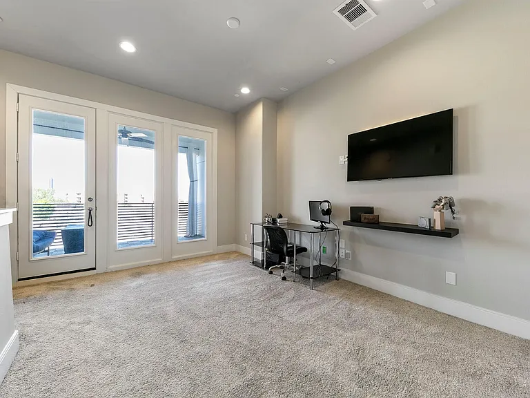 2412 Canal St #J — Photo 14
