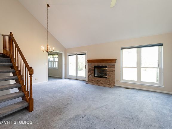 3rd image of 4065 N Newport Ln