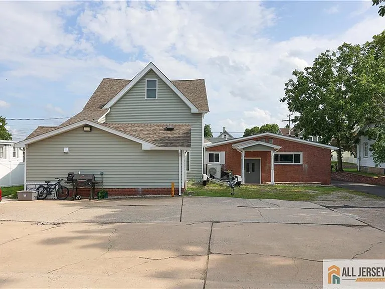 215 Washington Rd — Photo 14