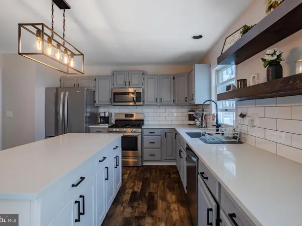 152 Mount Jefferson Dr, Effort, PA 18330