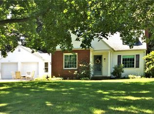 761 Five Mile Line Rd, Webster, NY 14580