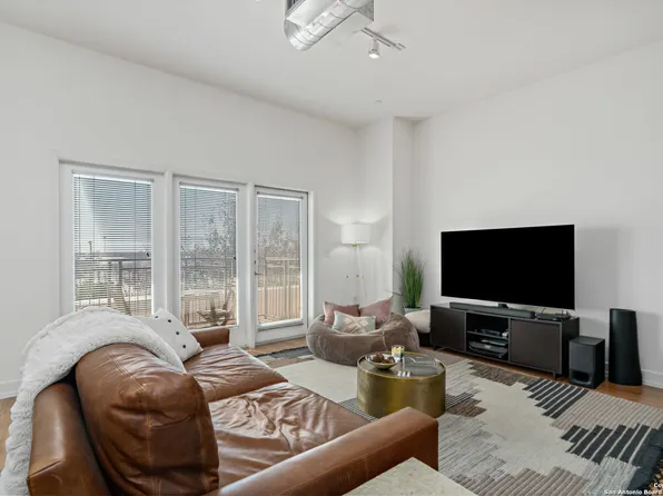 1401 S FLORES ST #308, San Antonio, TX 78204