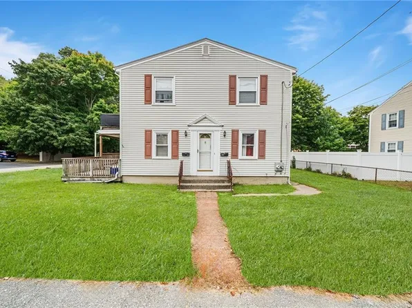 978 Smithfield Ave, Lincoln, RI 02865
