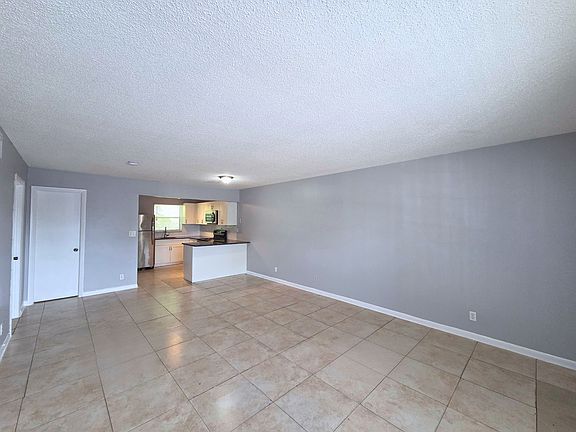 2nd image of 1441 NW 22nd St APT 21