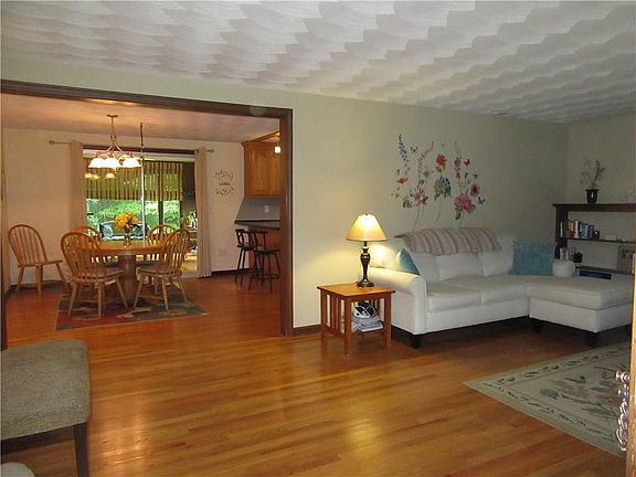3rd image of 110 Sims Rd