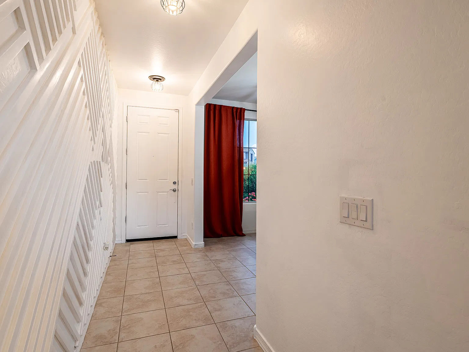 4 bed, 2592 sqft, $3,300 — Photo 4