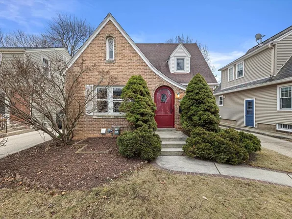 5934 North Kent AVENUE, Whitefish Bay, WI 53217