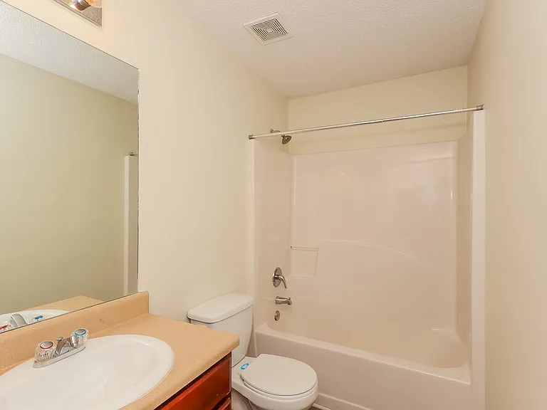 182 Seabreeze Ct — Photo 16