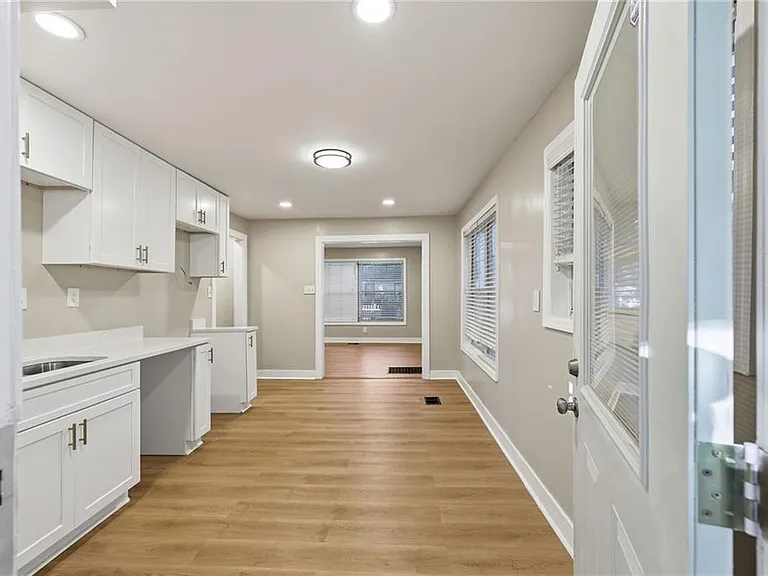 311 Henry Aaron Ave SW — Photo 15