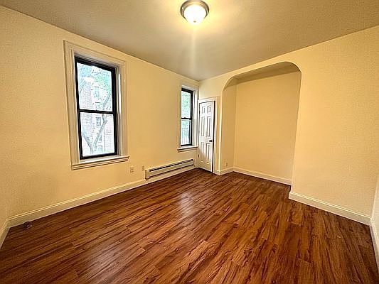5th image of 11818 Queens Blvd #2