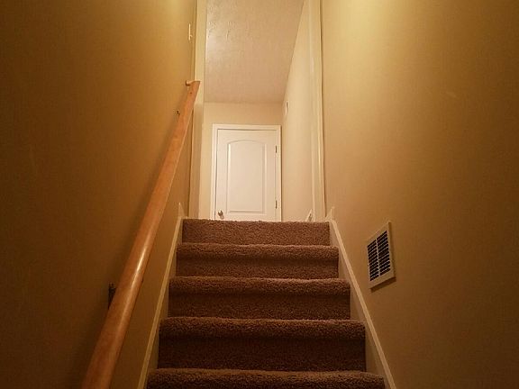 3rd image of 255 Creekwood Ave APT A